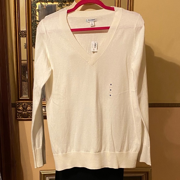 Old Navy Sweaters - NWT OLD NAVY L/S V-Neck cotton blend sweater SizeM